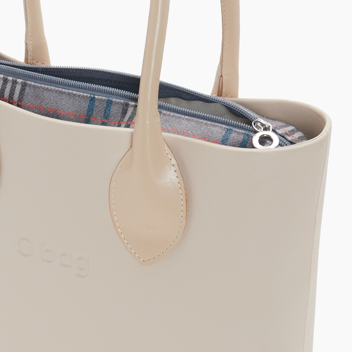 O bag mini con asa larga en forma de corazón y bolsa de tejido escocés oscuro - O bag Official Website