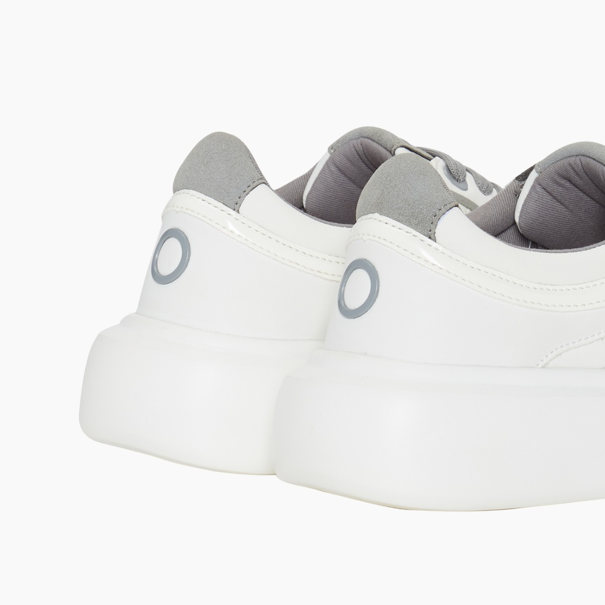 O sneakers London - O bag Official Website